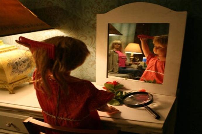 The Dollhouse | Curious Escape Rooms