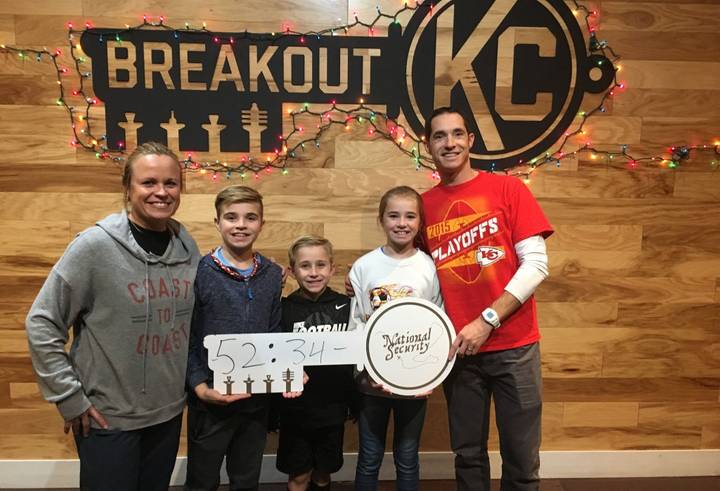 Undercover Series Watch Kc Undercover Season Online Free - Main Image